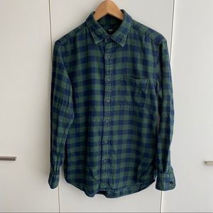 Uniqlo Green Plaid Button Down Shirt